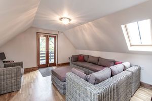 Photo 33- click for photo gallery